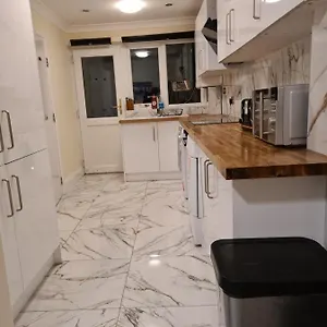 Homestay Umbrella Excel, London